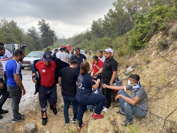 Foto - Mersin'de kamyonet kazası: Çok sayıda yaralı var