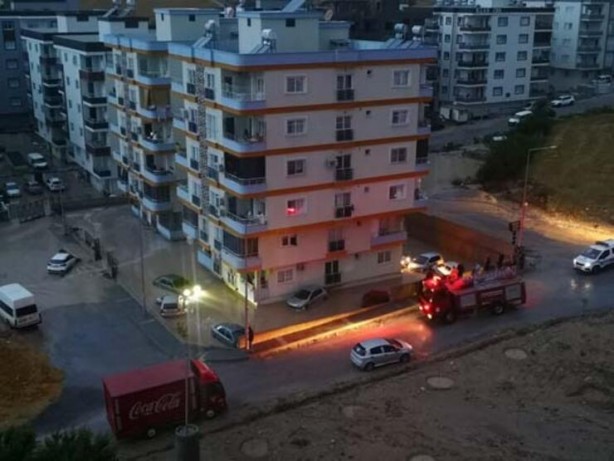 Foto - Mersin'de yağmur etkili oldu, onlarca araç sular içinde kaldı