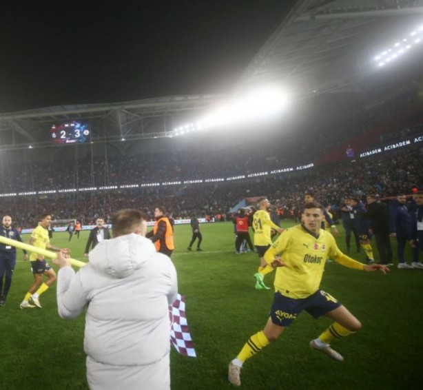 Foto - Mert Müldür canını zor kurtardı