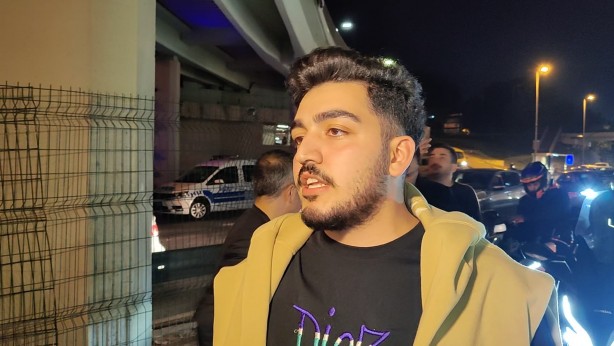 Foto - Merter D-100'de, makas atan cip bariyerlere çarpıp alev aldı