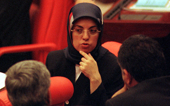 Foto - Merve Kavakçı İslam kimdir?