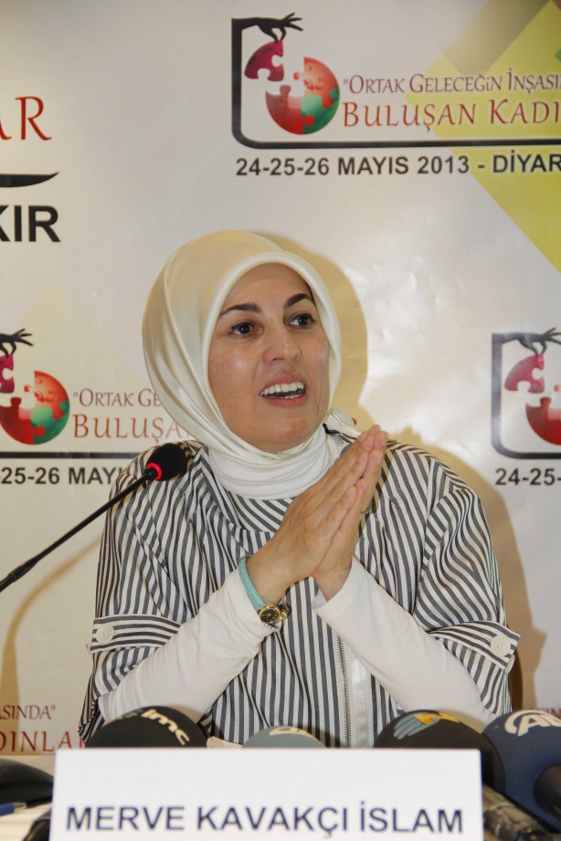 Foto - Merve Kavakçı İslam kimdir?