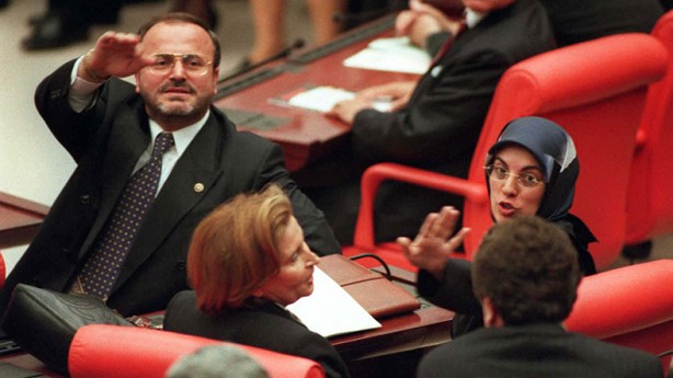 Foto - Merve Kavakçı İslam kimdir?