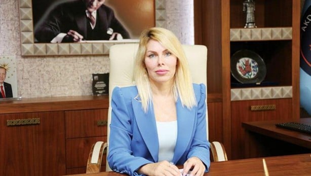 Mesajları gören rektör şoke oldu! Hemen paylaştı