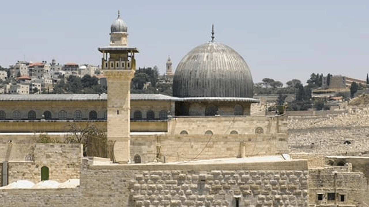 Foto - Mescid-i Aksa hatibi rehin alındı!