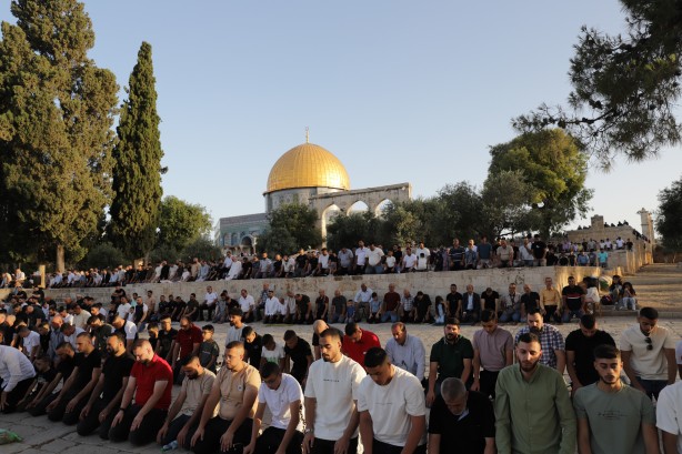 Foto - Mescid-i Aksa’da 40 bin Müslüman bayram namazı kıldı