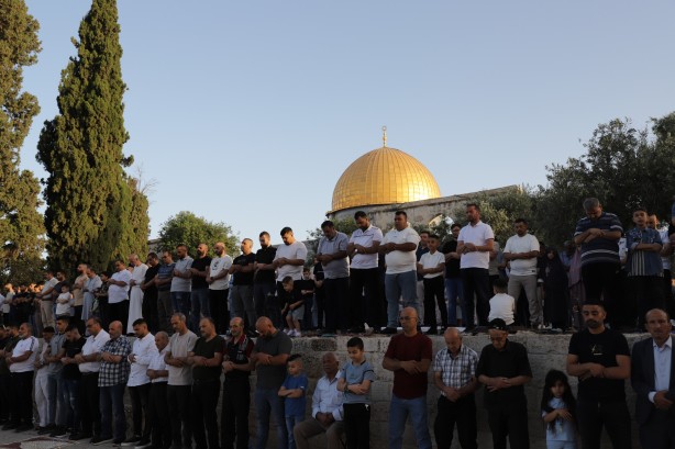 Foto - Mescid-i Aksa’da 40 bin Müslüman bayram namazı kıldı