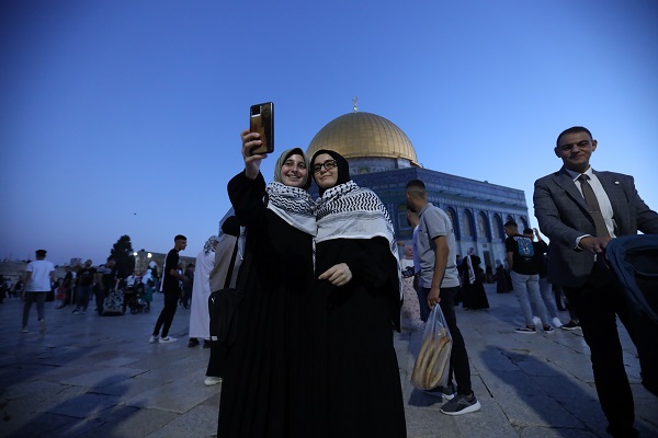 Foto - Mescid-i Aksa'da bayram namazı 100 bin kişiyle kılındı