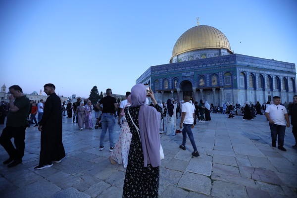 Foto - Mescid-i Aksa'da bayram namazı 100 bin kişiyle kılındı