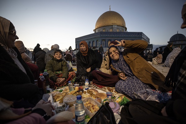 Foto - Mescid-i Aksa'da iftar