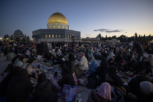 Foto - Mescid-i Aksa'da iftar