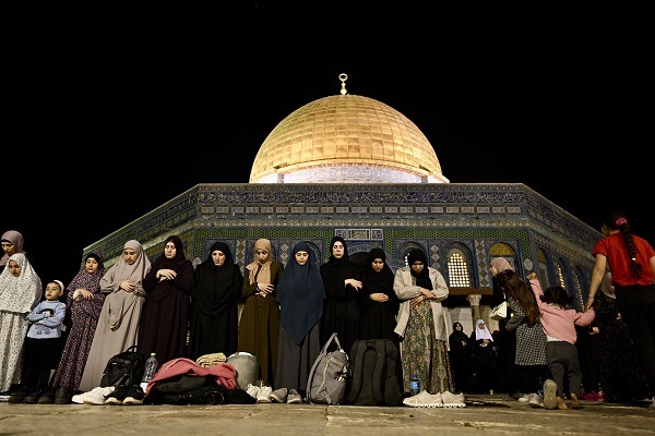 Foto - Mescid-i Aksa'da teravih namazı kılındı