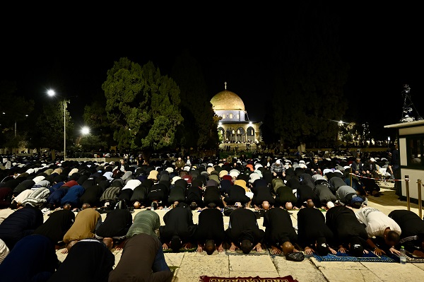 Foto - Mescid-i Aksa'da teravih namazı kılındı