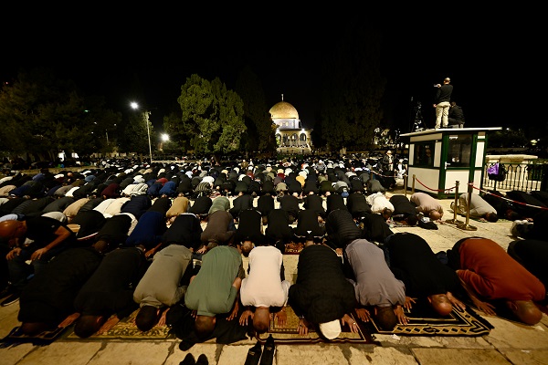Foto - Mescid-i Aksa'da teravih namazı kılındı