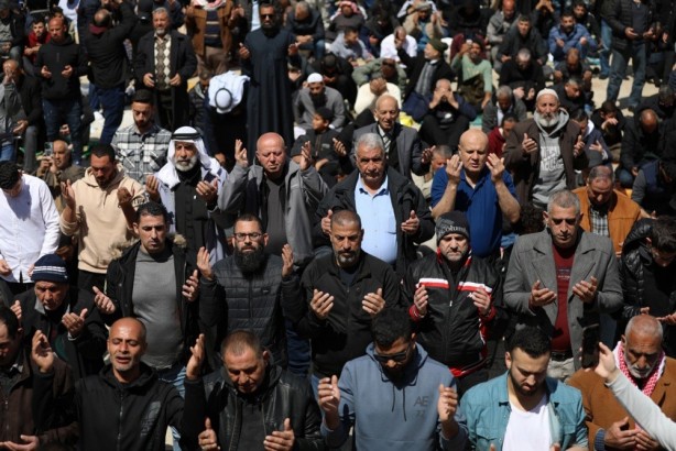 Foto - Mescid-i Aksa'daki cuma namazına rekor katılım!