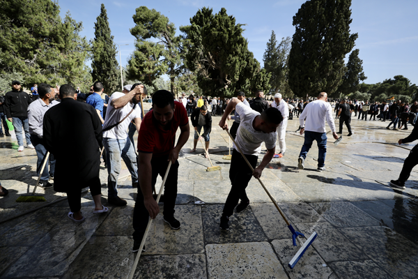 Foto - Mescid-i Aksa'ya baskın yapan İsraillilere efsane tepki