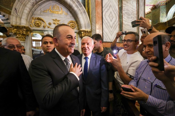 Foto - Mescid-i Aksa'yı ziyaret eden Bakan Çavuşoğlu'na yoğun ilgi