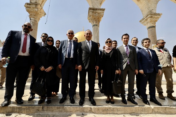 Foto - Mescid-i Aksa'yı ziyaret eden Bakan Çavuşoğlu'na yoğun ilgi