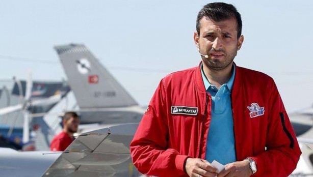 Foto - Meşhur fotoğraf karesindeki isim Selçuk Bayraktar'la ilgili 'yok artık' dedirten bir gerçeği açıkladı