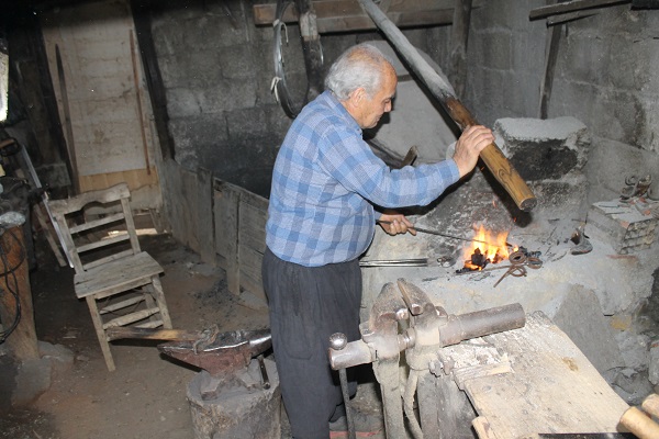 Foto - Mesleğinin son temsilcilerinden! Ürünleri ABD'ye götürülüyor