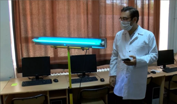 Foto - Meslek lisesinde üretildi! İşte koronavirüsü öldüren robot
