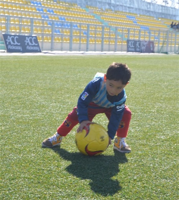 Foto - Messi, Afgan çocukla buluşacak