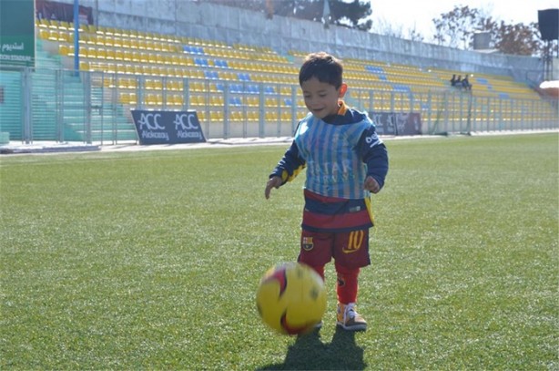 Foto - Messi, Afgan çocukla buluşacak