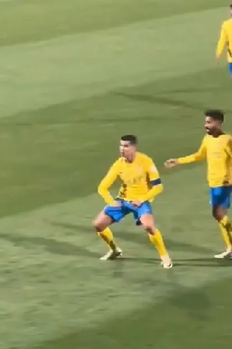 Foto - 'Messi' tezahüratları Ronaldo'yu çılgına çevirdi! Yaptığı hareket olay oldu... Bu kadar da olmaz: Arabistan bu gelişmeye kilitlendi…