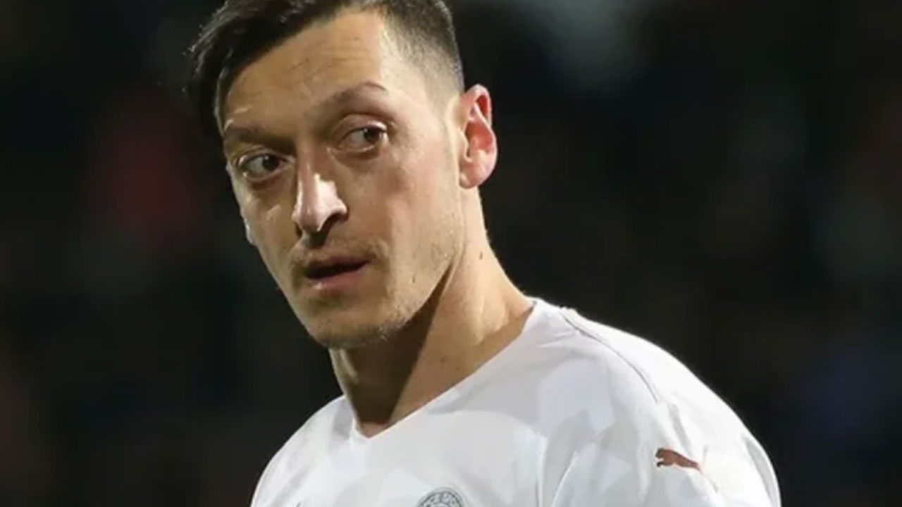 Foto - Mesut Özil gündemi salladı! Boykot çağrıları yapılan markaya gitti