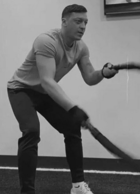 Foto - Mesut Özil o yarışmaya mı gidiyor? Dünyaca ünlü futbolcu dedi, büyük merak konusu oldu: İddia edilen O mu?