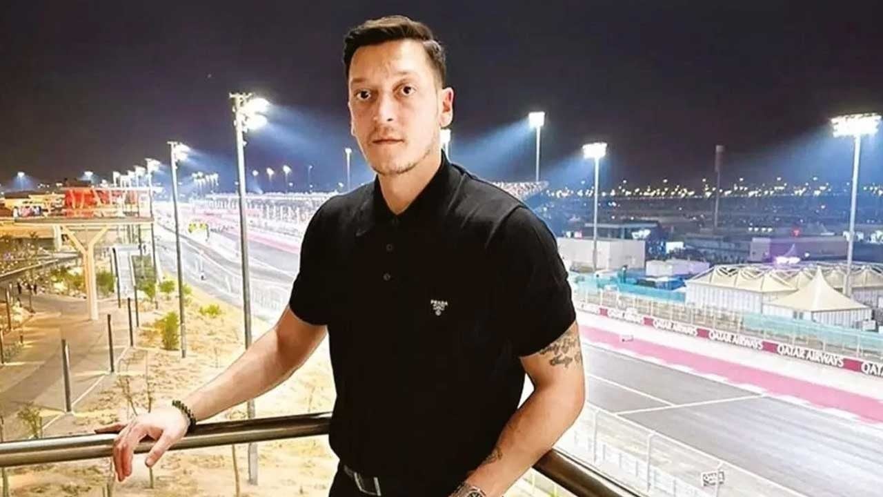 Foto - Mesut Özil oyuncağını satıyor! Fiyatı dudak uçuklattı
