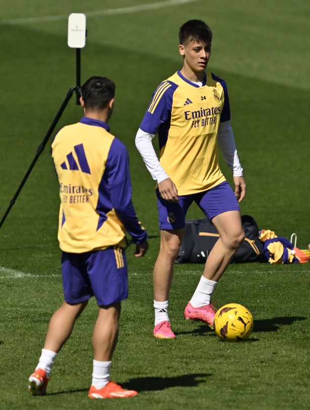 Foto - Mesut Özil’den Arda Güler’e olay çağrı! Bakalım şimdi ne olacak?