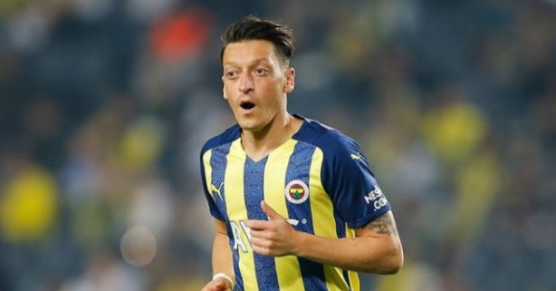 Mesut Özil'den dünya gündemini sarsan anlaşma! 100 milyon dolara imza attı