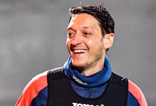 Foto - Mesut Özil'le ilgili bu kadar da olmaz dedirten gelişme! Hakkında müthiş açıklama!