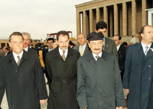 Foto - Mesut Yılmaz’ın çok konuşulacak görüntüleri! "Postmodern darbe" olarak nitelendirilen…