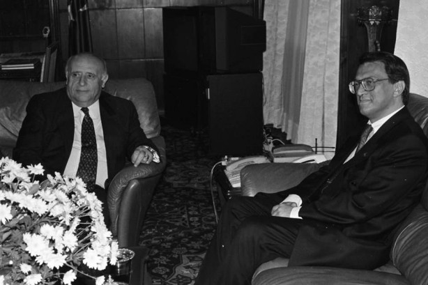 Foto - Mesut Yılmaz’ın çok konuşulacak görüntüleri! "Postmodern darbe" olarak nitelendirilen…