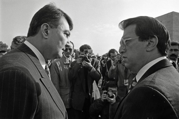 Foto - Mesut Yılmaz’ın çok konuşulacak görüntüleri! "Postmodern darbe" olarak nitelendirilen…