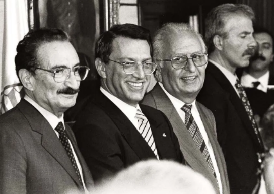 Foto - Mesut Yılmaz’ın çok konuşulacak görüntüleri! "Postmodern darbe" olarak nitelendirilen…