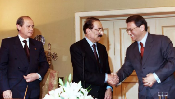 Foto - Mesut Yılmaz’ın çok konuşulacak görüntüleri! "Postmodern darbe" olarak nitelendirilen…