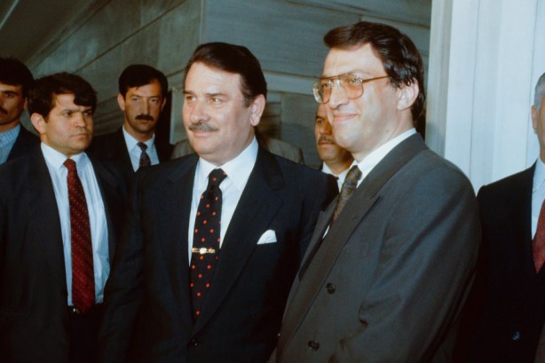 Foto - Mesut Yılmaz’ın çok konuşulacak görüntüleri! "Postmodern darbe" olarak nitelendirilen…