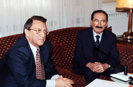 Foto - Mesut Yılmaz’ın çok konuşulacak görüntüleri! "Postmodern darbe" olarak nitelendirilen…