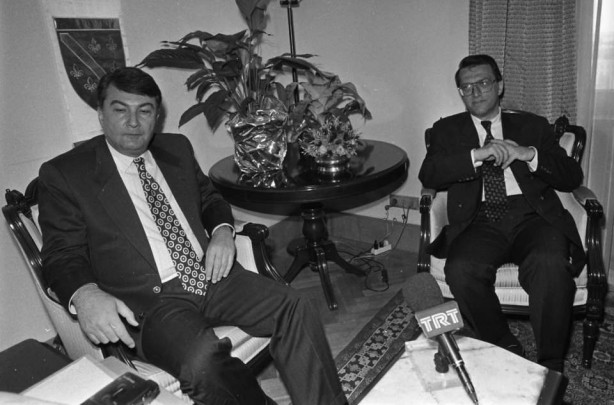 Foto - Mesut Yılmaz’ın çok konuşulacak görüntüleri! "Postmodern darbe" olarak nitelendirilen…