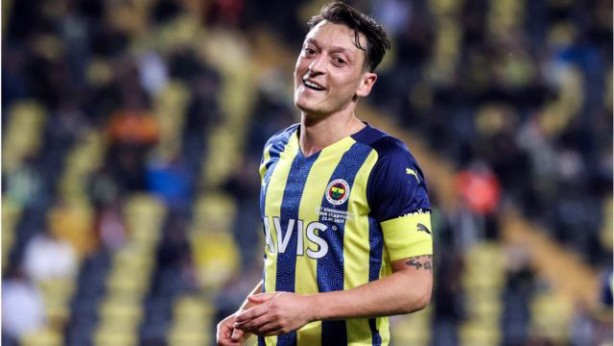 Foto - Mesut'a bir talip de Suudi Arabistan'dan!