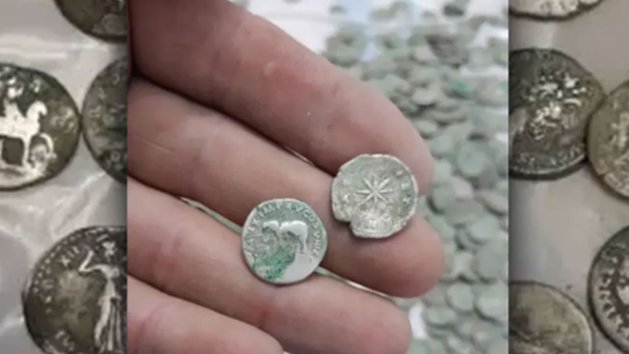 Foto - Metal dedektörü yere dokunduran adam şoku yaşadı: Tarlada büyük bir hazine bulundu