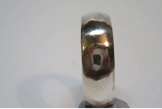 Foto - Metal parçalarından muhteşem yüzükler tasarlıyor!