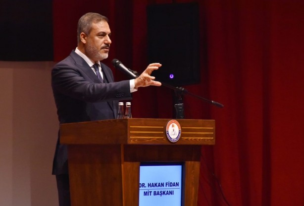 Foto - Mete Yarar canlı yayında Hakan Fidan'ın yeni görevini açıkladı! Hande Fırat'ın tepkisi olay oldu