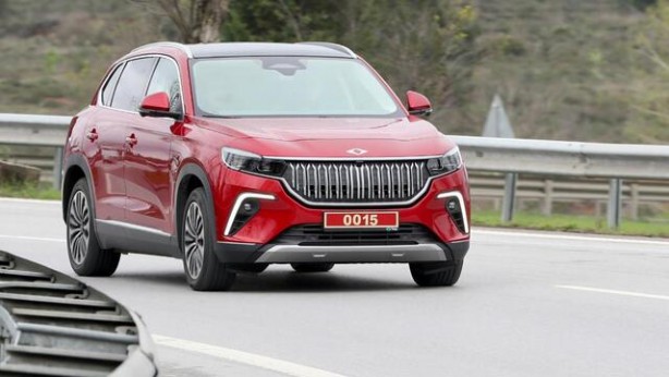 Foto - Mete Yarar TOGG konusunda fena patladı: Bir şey derim ama terbiyem müsaade etmez