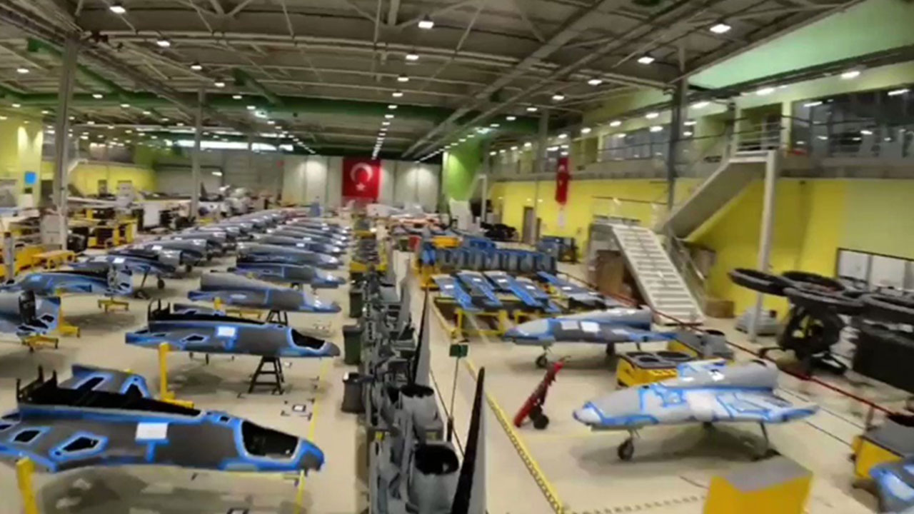 Foto - Mete Yarar'dan Baykar ile ilgili ders niteliğinde sözler: Aldıkları muhtemelen savunma değil oyuncak fabrikasıdır 