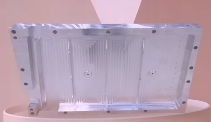 Foto - Mete Yarar'dan olay çıkış: Türkiye radyatör peteğinden uçak yaptı! Bu uçak F-35'ten çok daha üstün