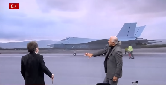 Foto - Mete Yarar'dan olay çıkış: Türkiye radyatör peteğinden uçak yaptı! Bu uçak F-35'ten çok daha üstün